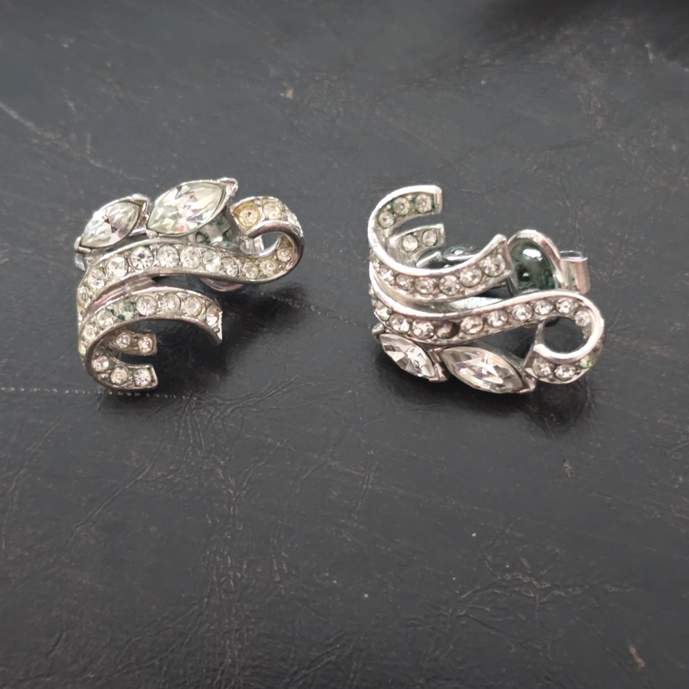 Elegant Silver and Green Leaf Earrings